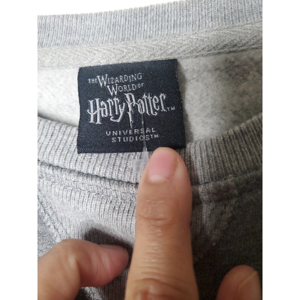 Universal Studios Authentic Gryffindor Sweatshirt… - image 3